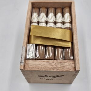 大卫杜夫 经典2000号(25支装) Davidoff Signature 2000 (Box 25)
