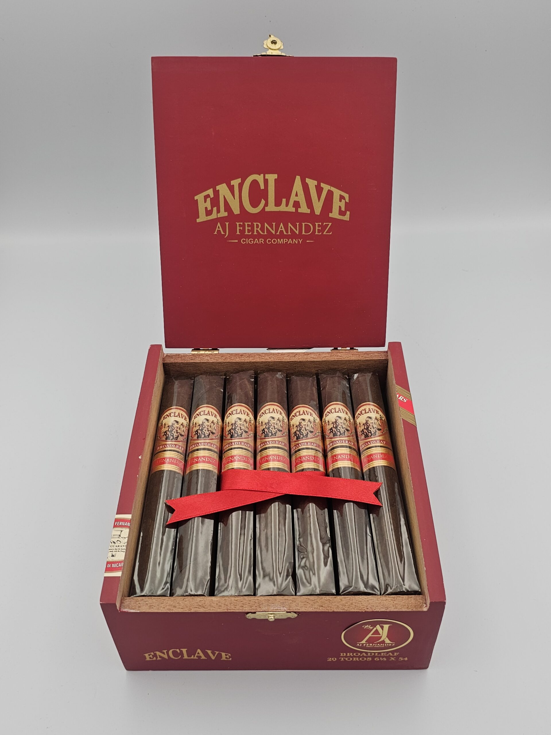 AJ Fernandez Enclave Broadleaf Toro (Box 20)
