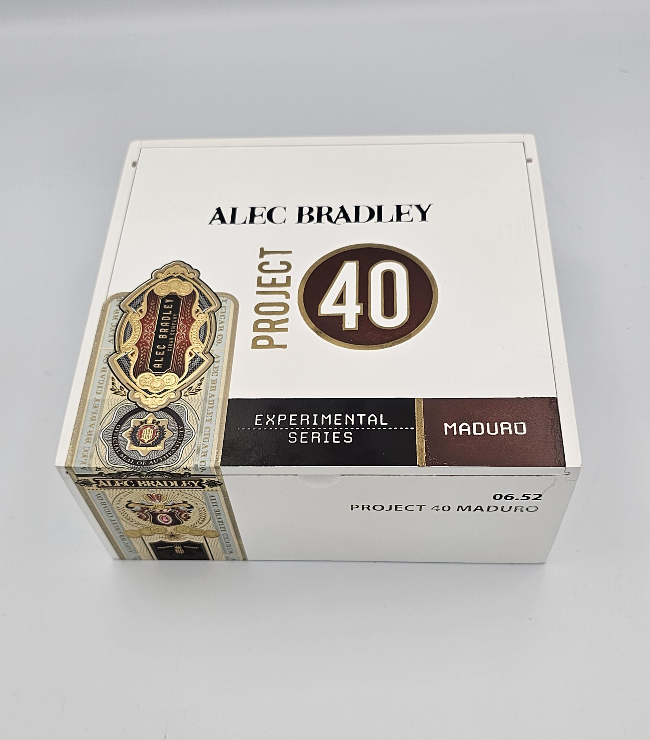Alec Bradley Project 40 Maduro Toro (Box 24) - Image 2