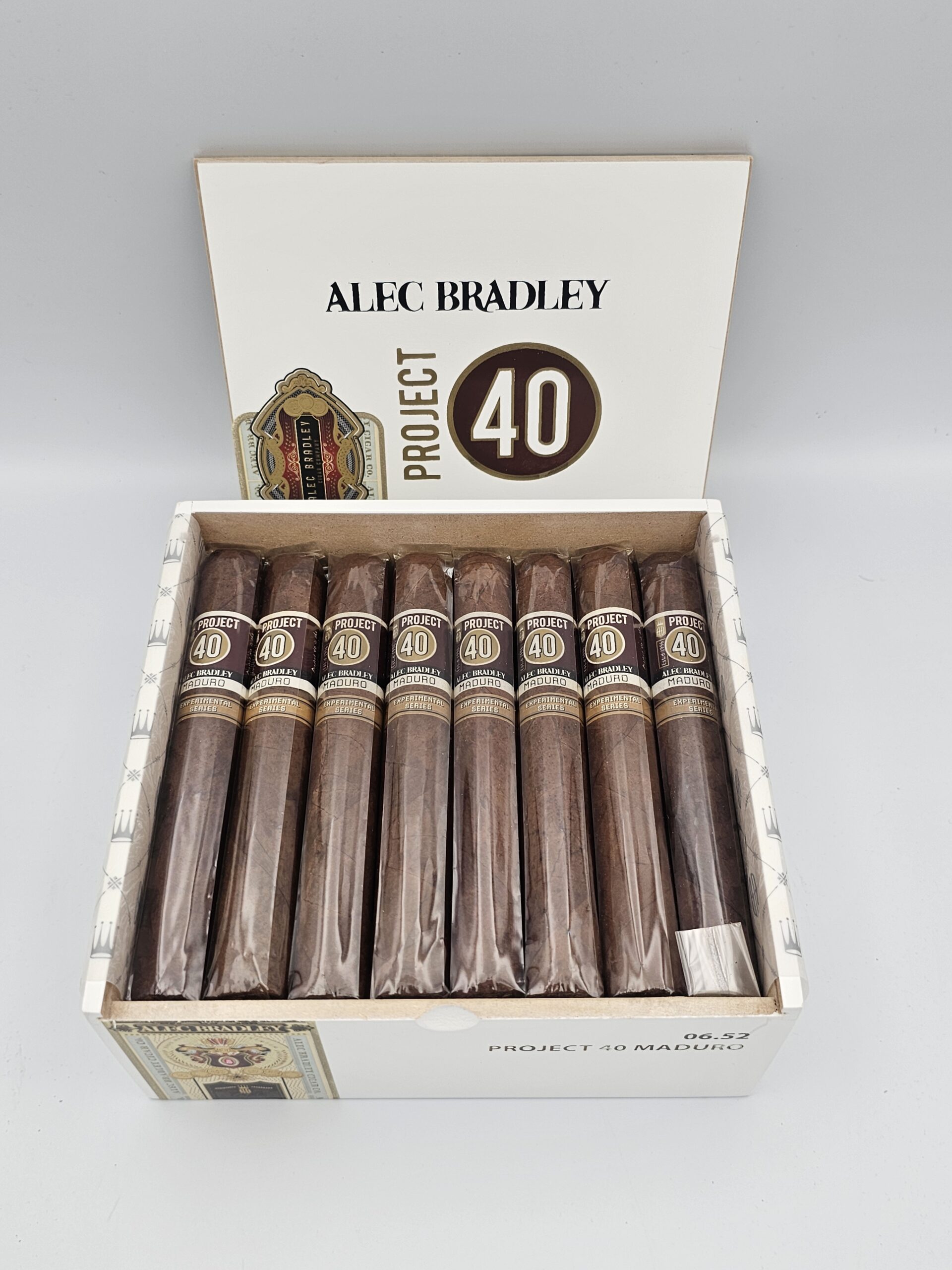 Alec Bradley Project 40 Maduro Toro (Box 24)