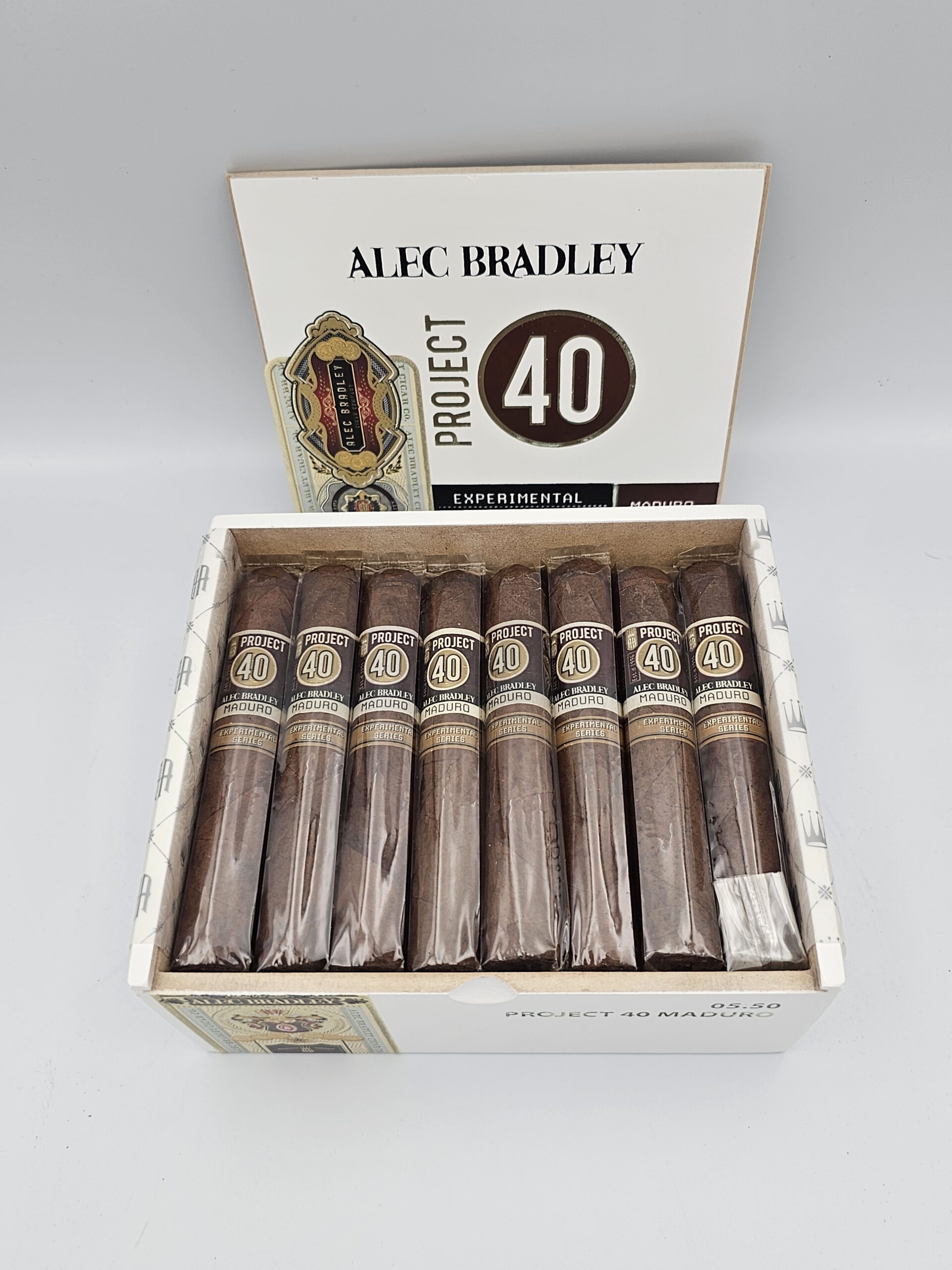 Alec Bradley Project 40 Maduro Robusto (Box 24)
